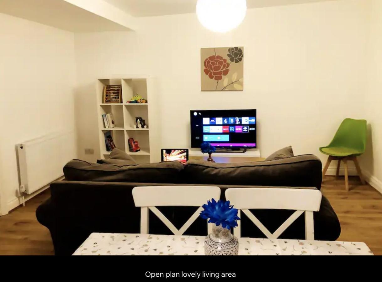 Peaceful Flat In * Лондон