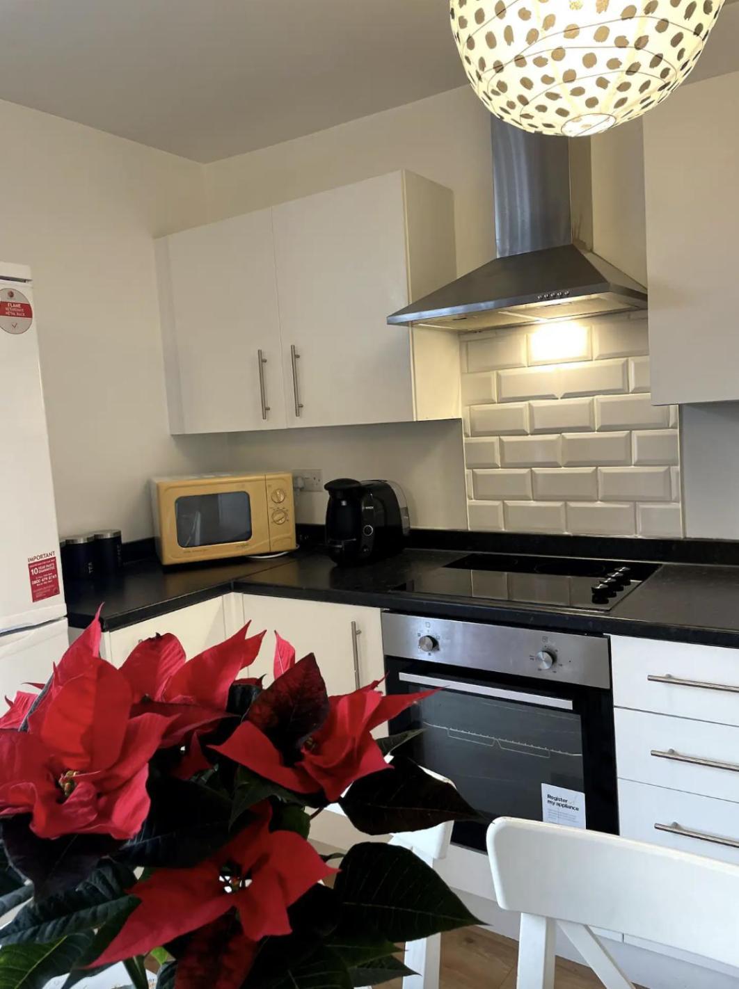 Peaceful Flat In Апартаменты Лондон